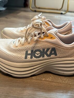 Women’s HOKA Bondi 8